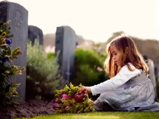 ¿Los niños deben asistir a un funeral?